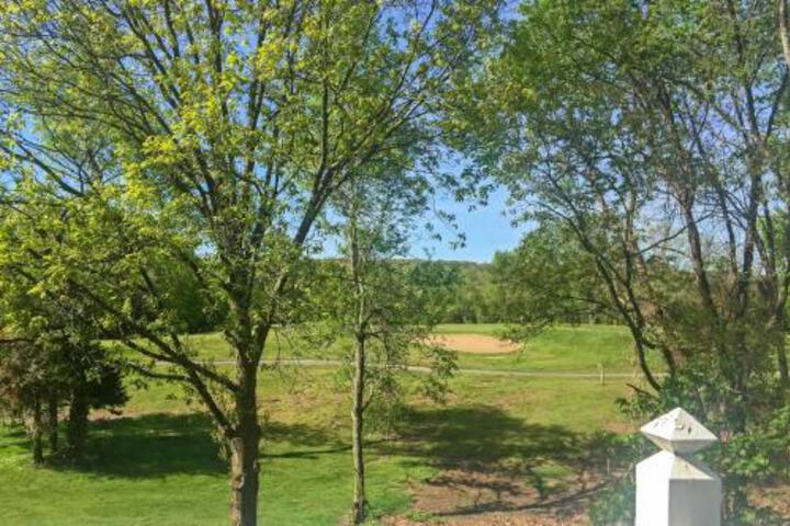 Pristine Norwich Inn & Spa Villa Near Casinos - thumb 2