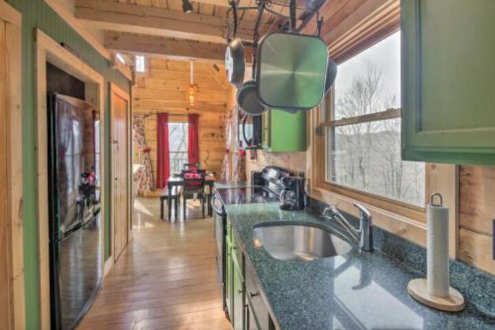Beech Mountain Cabin W / 180Â° Views Near Hiking! - thumb 0