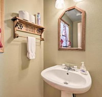 Peaceful Arnold Home w / Hot Tub Mins to Bear Valley - China Accommodation