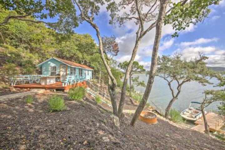 Waterfront Lakehills Home W / Pvt Dock & Lake Views - thumb 5