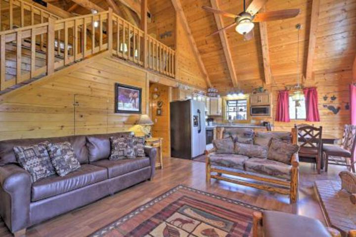 Charming Rustic Cabin In The Pines W / Deck & Views! - thumb 3
