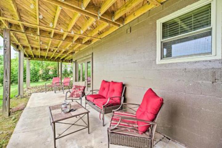 Riverfront Decatur Home W / Private Pool & Dock! - thumb 4