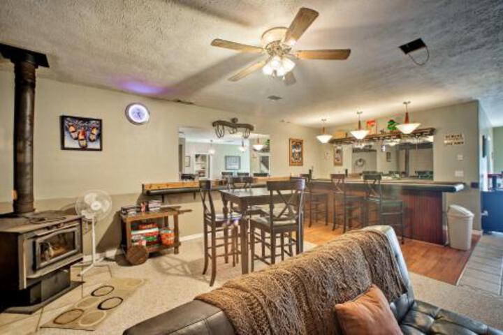 Lakefront Golden Home W / Hot Tub & Pool Access! - thumb 4