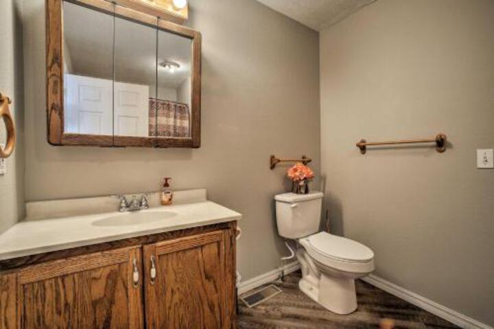 Lakefront Golden Home W / Hot Tub & Pool Access! - thumb 0