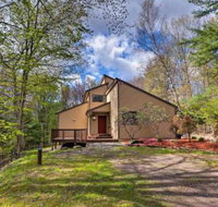 Modern Home w / Deck 5 Minutes to Windham Resort - Tourism Bookings