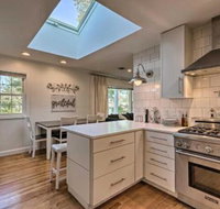 Luxury Hamptons Home on Canal w / Dock & Kayaks - USA Accommodation
