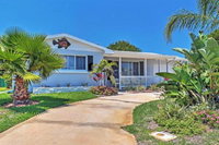 2BR Ormond Beach Bungalow w / Patio  Quiet Setting