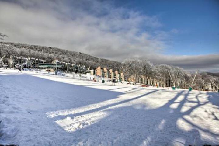 Wintergreen Home With Hot Tub Deck & Mountain Views - thumb 4