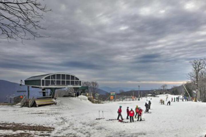Wintergreen Home With Hot Tub Deck & Mountain Views - thumb 6