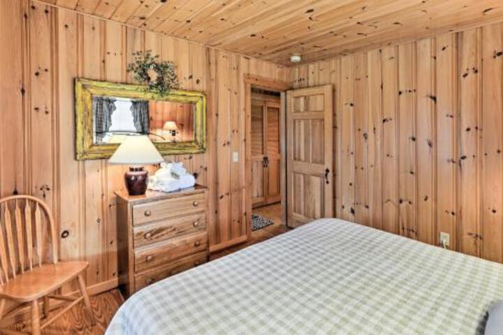 Rustic Rangeley Cabin On Lake W / Porch & Mtn Views! - thumb 3