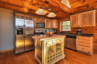 Prime New Tazewell Cabin w / Deck Grill  Boat Slip