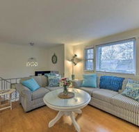 Cape Cod Home w / View  Access to Mill Pond - Tourism Bookings