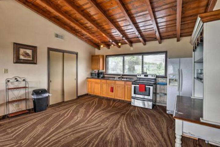 Burkesville Apartment W / Views & Pool Access! - thumb 3