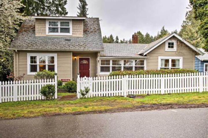 Central Indianola Home Steps To Town & Dock! - thumb 0