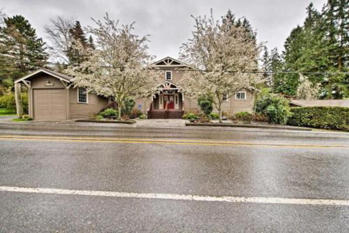 Central Indianola Home Steps To Town & Dock! - thumb 3