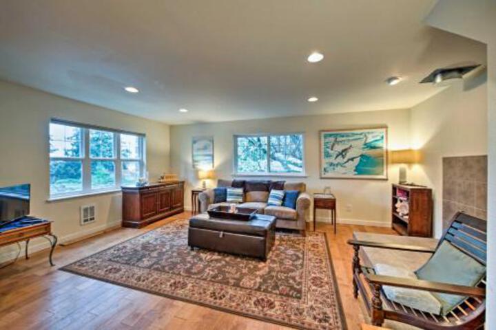 Central Indianola Home Steps To Town & Dock! - thumb 5