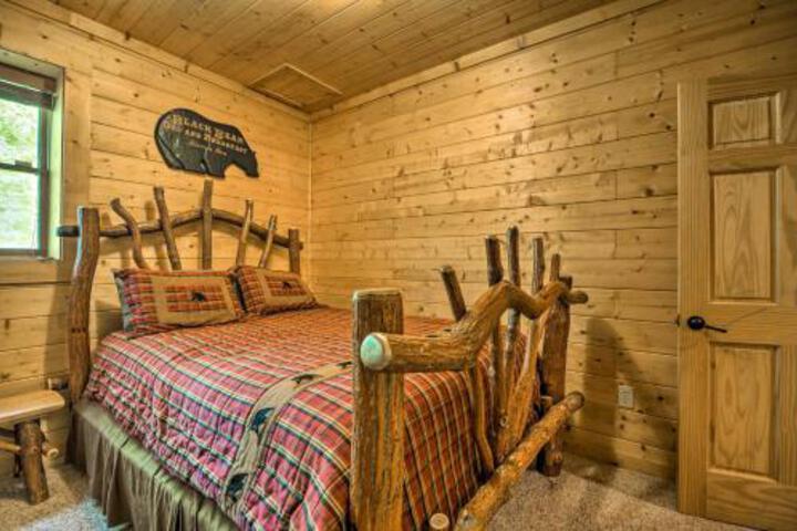 NEW Resort Sevierville Cabin W / Hot Tub & Game Room - thumb 3