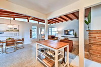 Mid Century Modern Home 1 Mi to Nokomis Beach