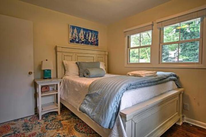 House In New Buffalo W / Hot Tub & Large Yard! - thumb 6