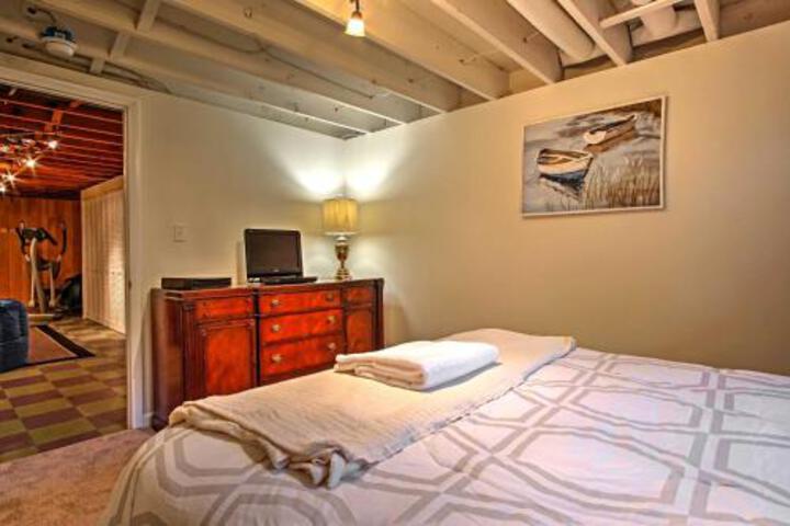 House In New Buffalo W / Hot Tub & Large Yard! - thumb 5