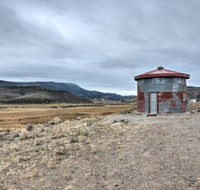 Unique Tin Cabin w / Mtn Views in Antimony - Students Accommodation