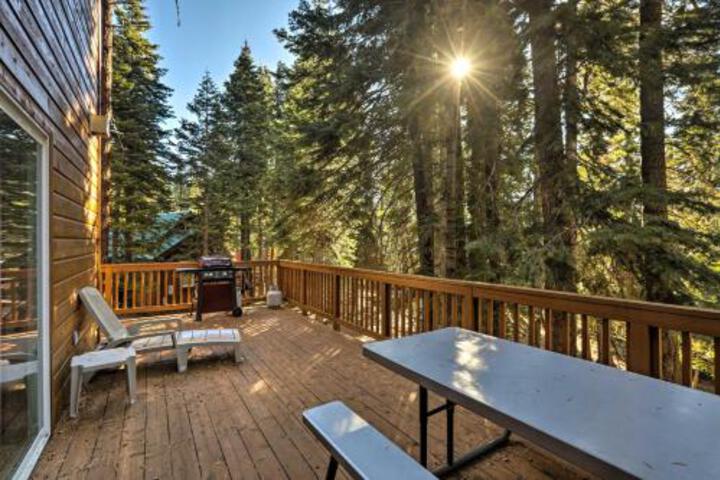 Rustic Tahoe Home With Hot Tub 12 Mi To Squaw Valley - thumb 0