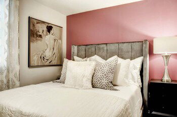 Luxury Denver Apts 8 BDs 4 BAs Great Location! - thumb 5