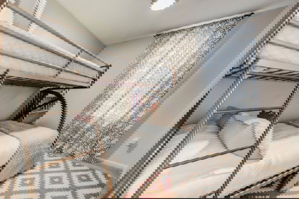 Luxury Denver Apts 8 BDs 4 BAs Great Location! - thumb 3