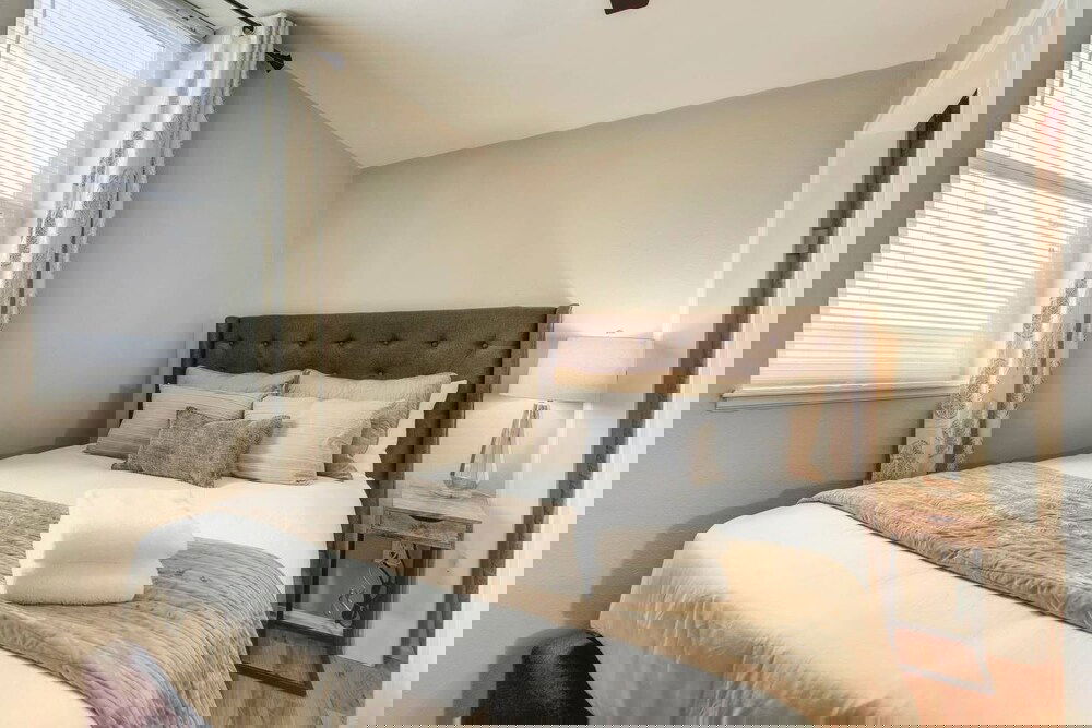 Luxury Denver Apts 8 BDs 4 BAs Great Location! - thumb 4