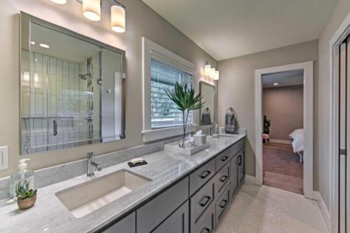 College Station Home Walk To Texas A & M! - thumb 5