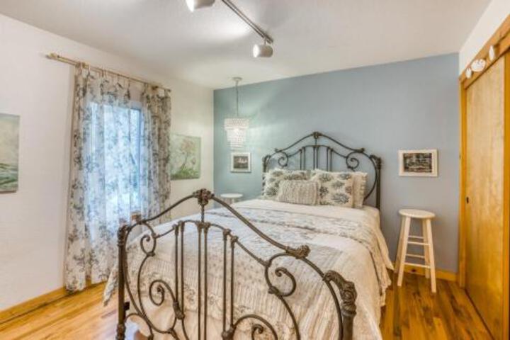 Seawoods Farmhouse - thumb 3