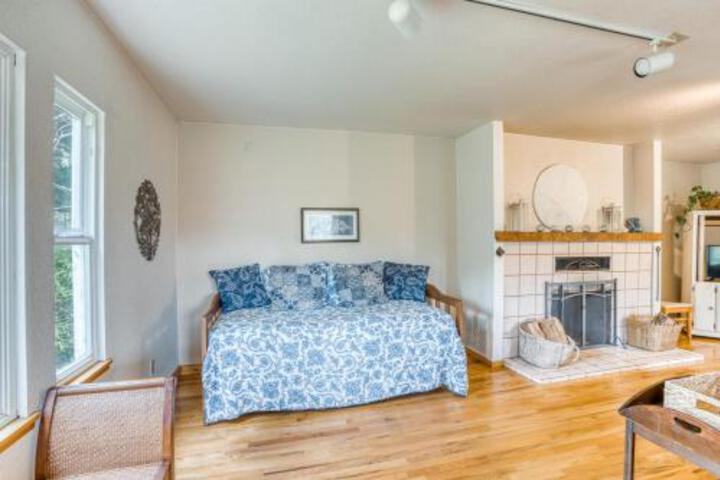 Seawoods Farmhouse - thumb 1