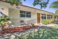 Cozy Singer Island Condo Walk to the Beach