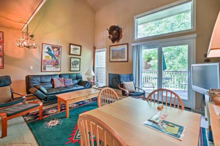 Cozy Sun Valley Condo Deck & Resort Amenities - thumb 6