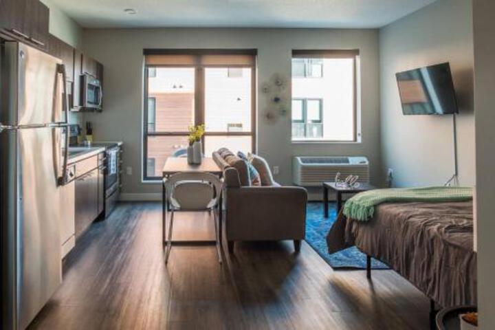 Serene & Cozy Studio In Western Gateway - thumb 0