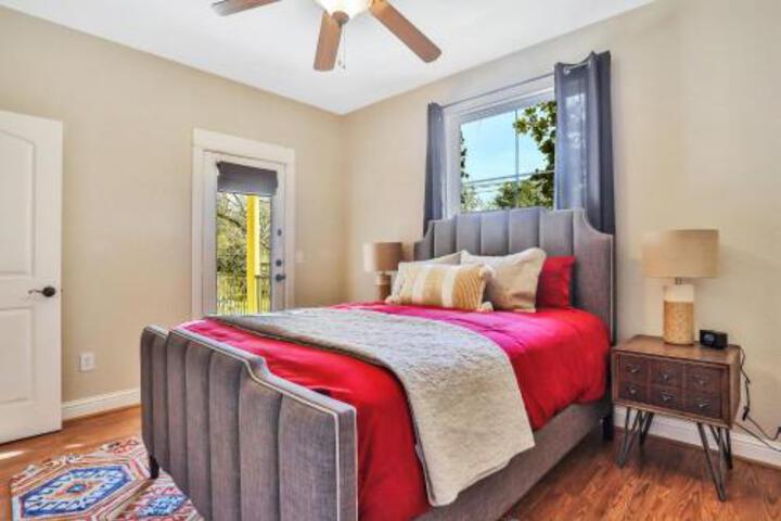 Oak Lawn Heights Paradise - thumb 0