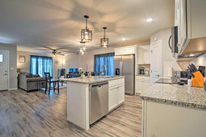 Modern Manhattan Home 3 Mi. To KSU Campus! - thumb 2