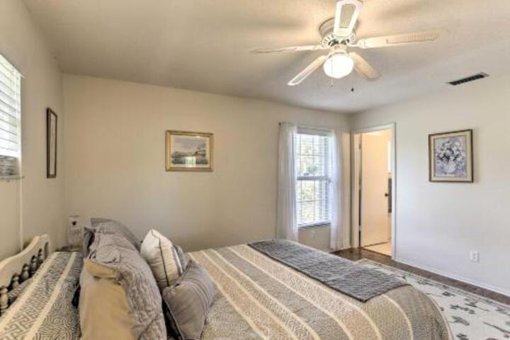 Bokeelia Home W / Large Yard Walk To Canals! - thumb 4