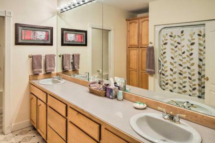 Ketchikan Home With Bay Views Half Mi To Hiking Trails! - thumb 3