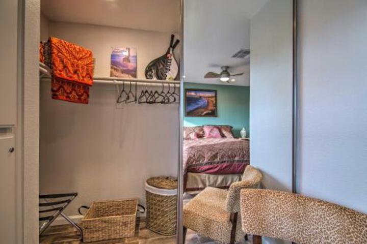 Chic Palm Springs Resort Condo W / 2 Balconies - thumb 1