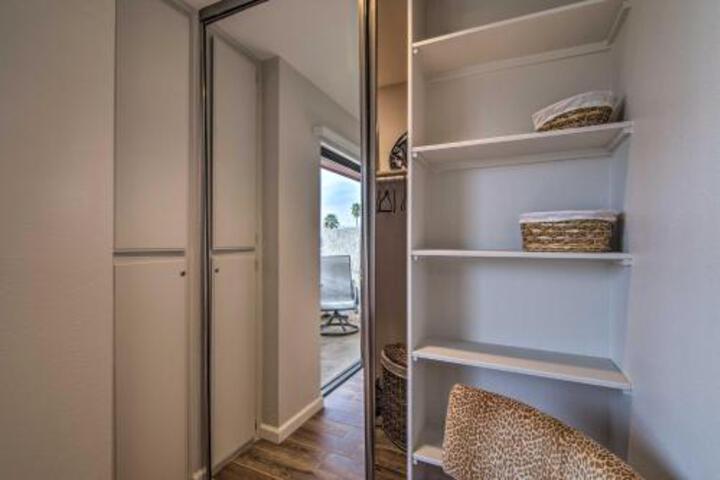 Chic Palm Springs Resort Condo W / 2 Balconies - thumb 6