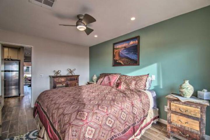 Chic Palm Springs Resort Condo W / 2 Balconies - thumb 2