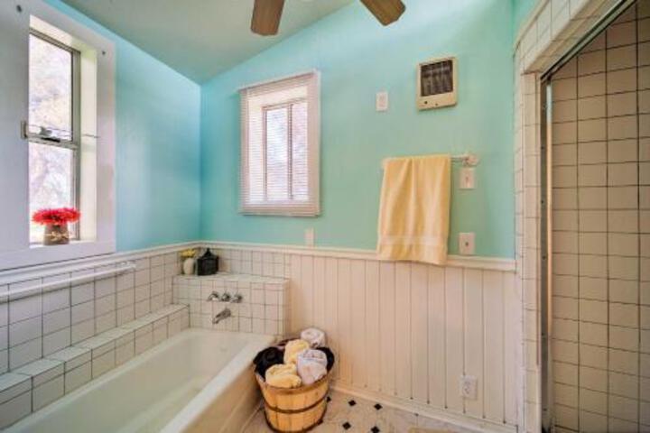 1 Acre Farmhouse 2 Miles To Phoenix Raceway - thumb 0