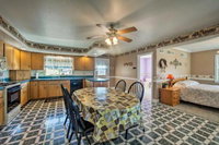 Hilltop Scenic View Lodging in New Holland