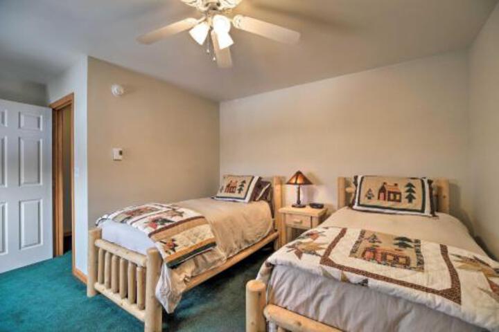 Cozy Central Lake Placid Townhome W / Porch! - thumb 5