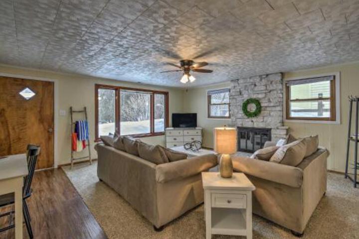 Waterfront Green Bay Cottage W / Stunning Views - thumb 4