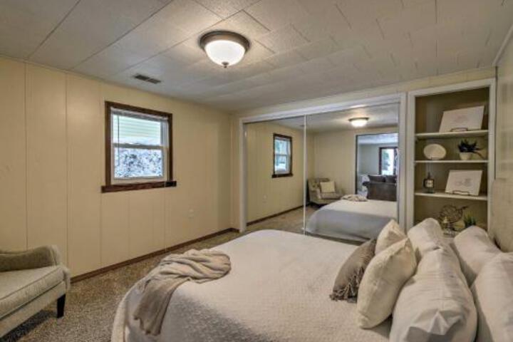 Waterfront Green Bay Cottage W / Stunning Views - thumb 6