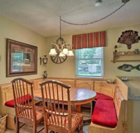 Lake Hutchinson Home BBQ  Firepit - USA Accommodation