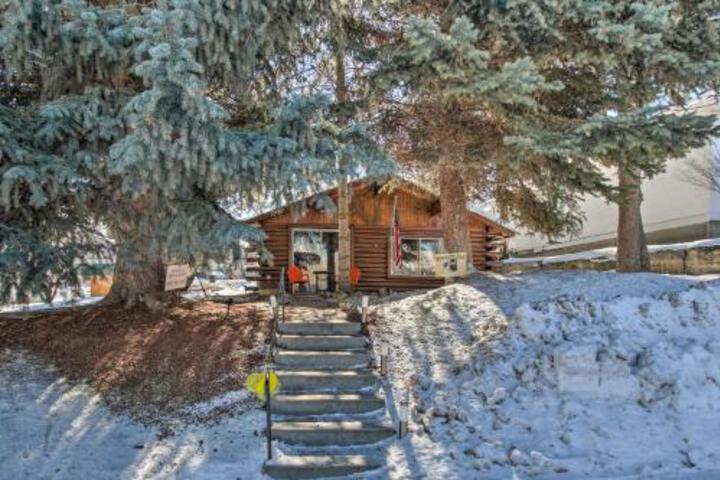 Walk To Lava Hot Springs Pools From Cozy Cabin! - thumb 3