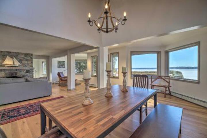 Plattsburgh Home W / Deck On Lake Champlain - thumb 0